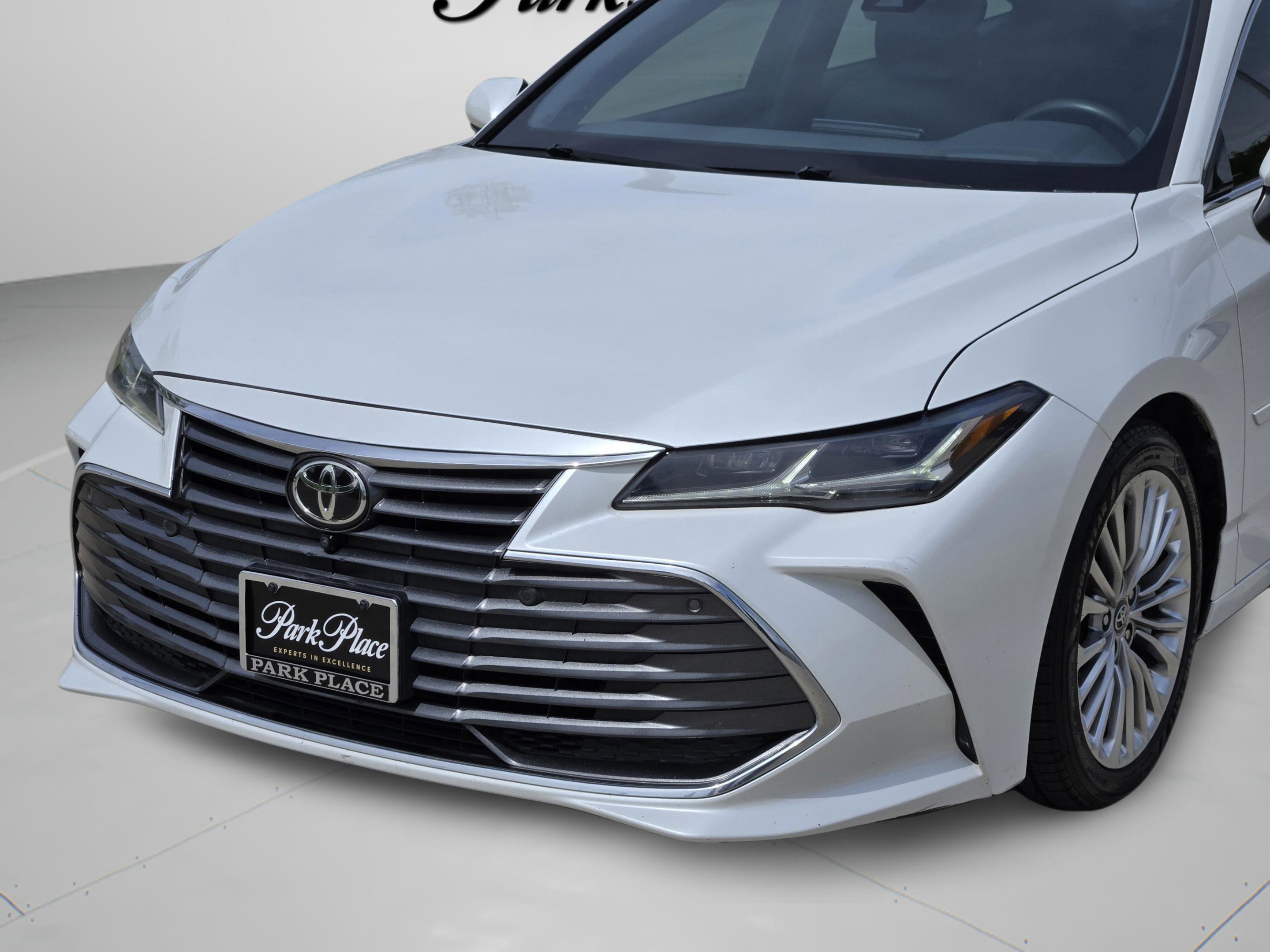Used 2019 Toyota Avalon Limited w/ Advanced Safety Package image 8