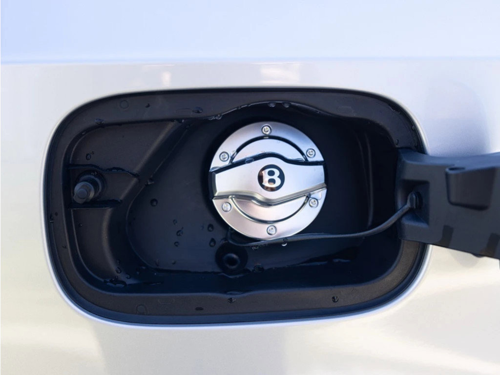 Certified 2024 Bentley Bentayga Extended Wheelbase image 79