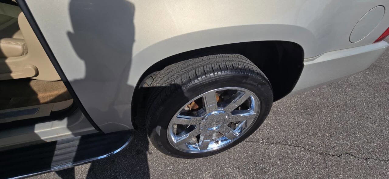 Used 2009 Cadillac Escalade ESV AWD image 12