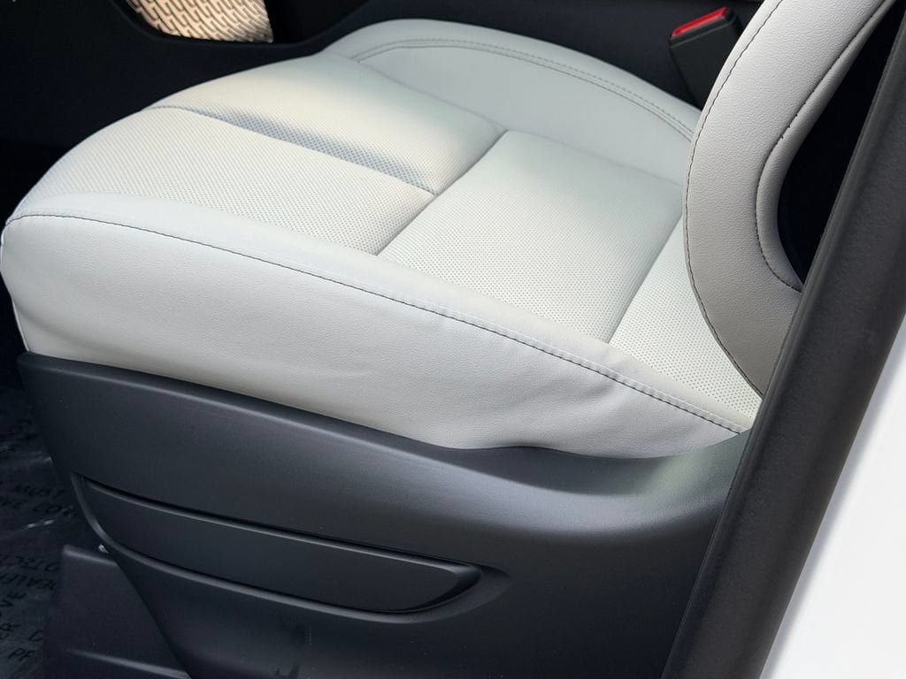 New 2026 Lincoln Aviator AWD w/ Jet Appearance Package image 25