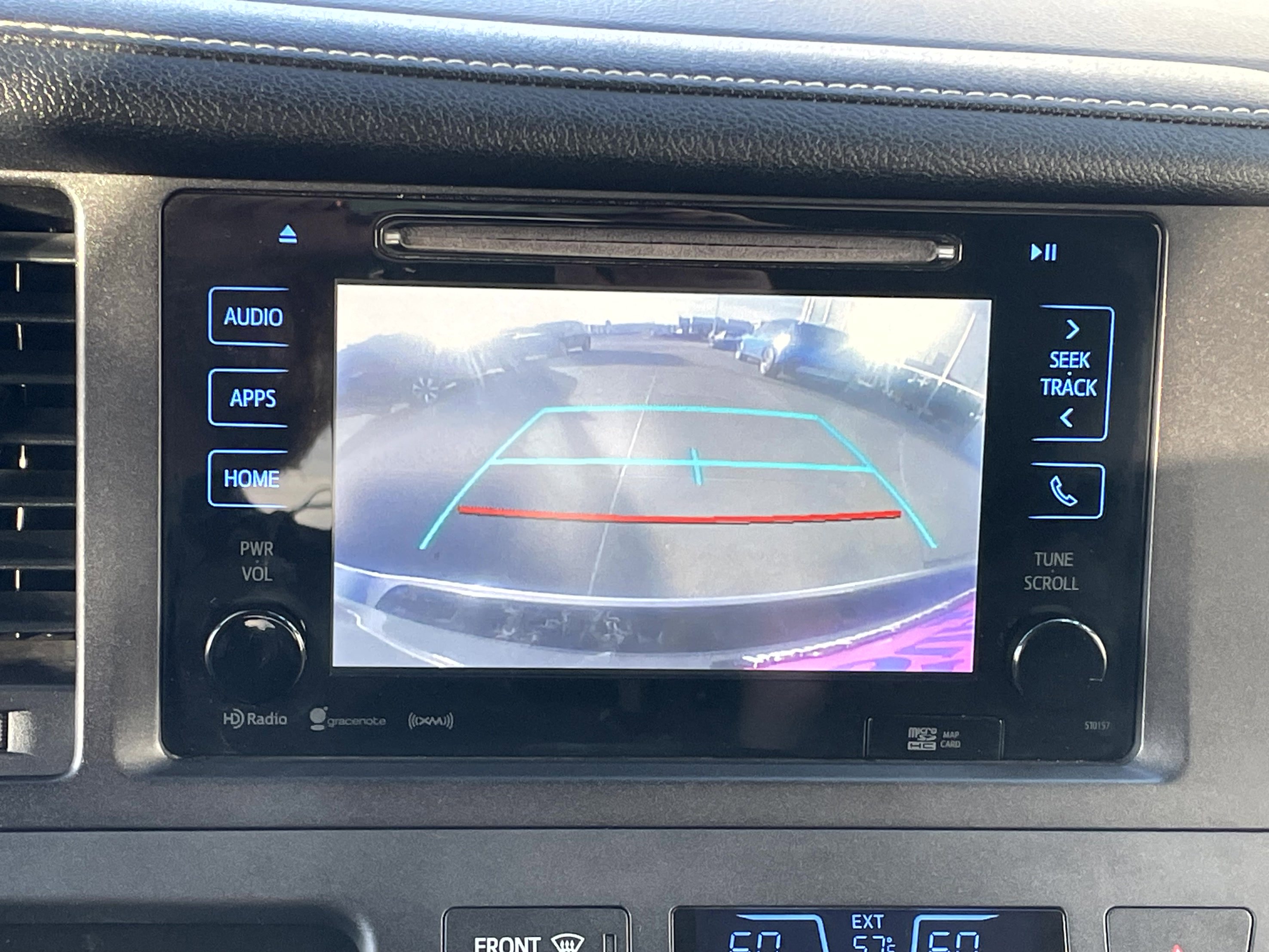 Used 2017 Toyota Sienna SE image 18