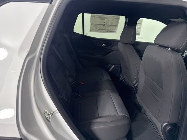 New 2026 Chevrolet Equinox LT w/ Safety and Technology Package FWD image 18