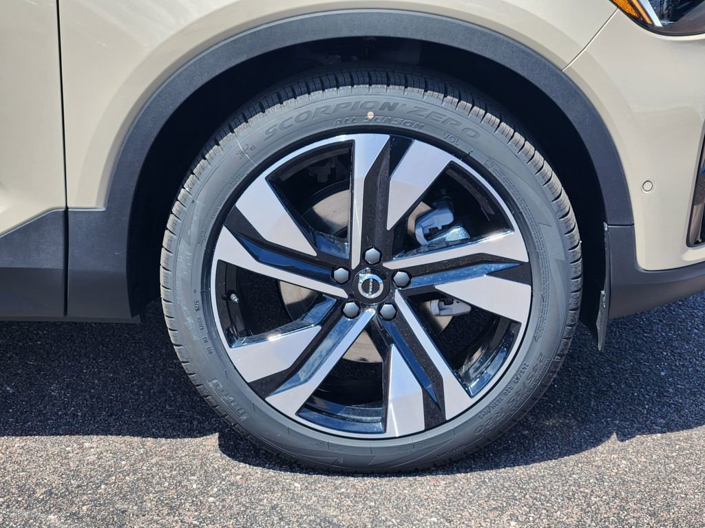 New 2026 Volvo XC40 B5 Ultra w/ Climate Package AWD/4WD image 30