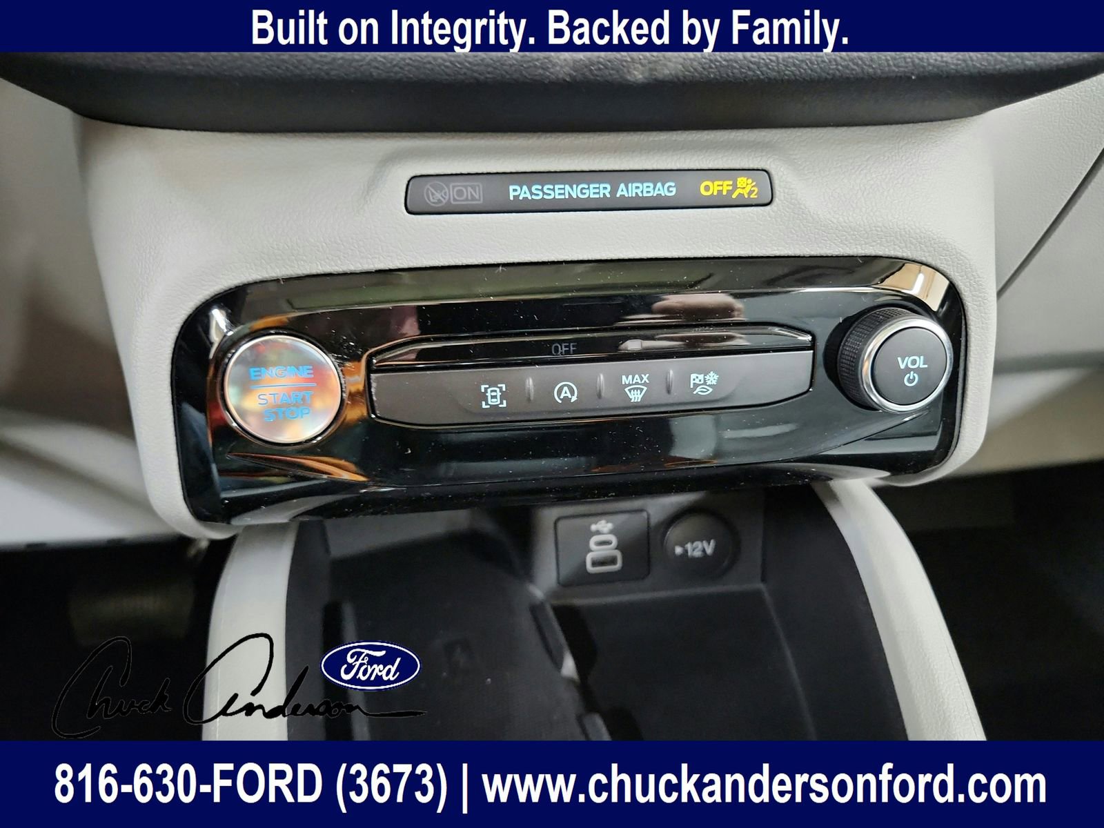 New 2025 Ford Escape Active w/ Active Premium Tech Pack image 20