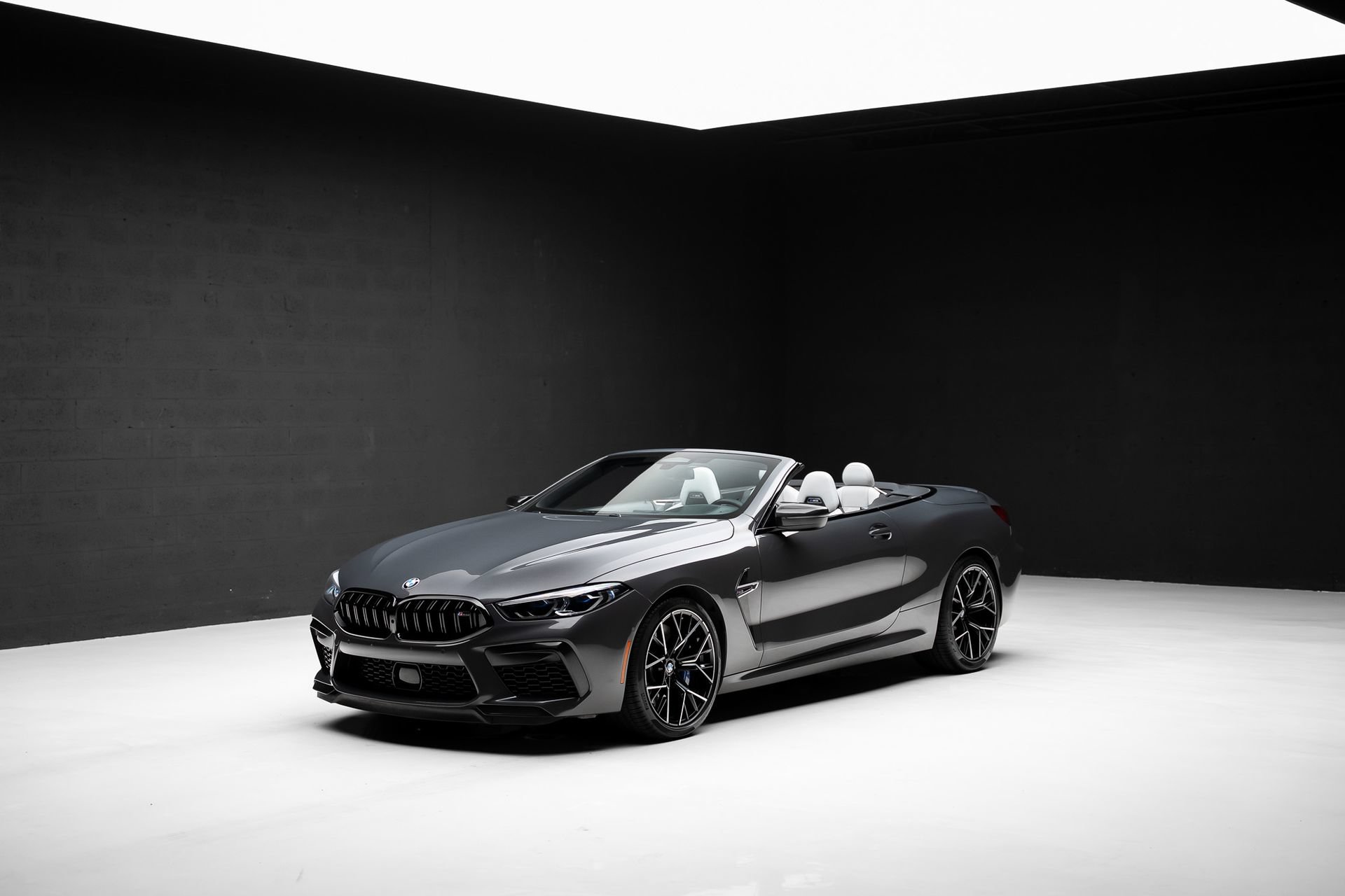 Used 2020 BMW M8 Convertible AWD/4WD image 6