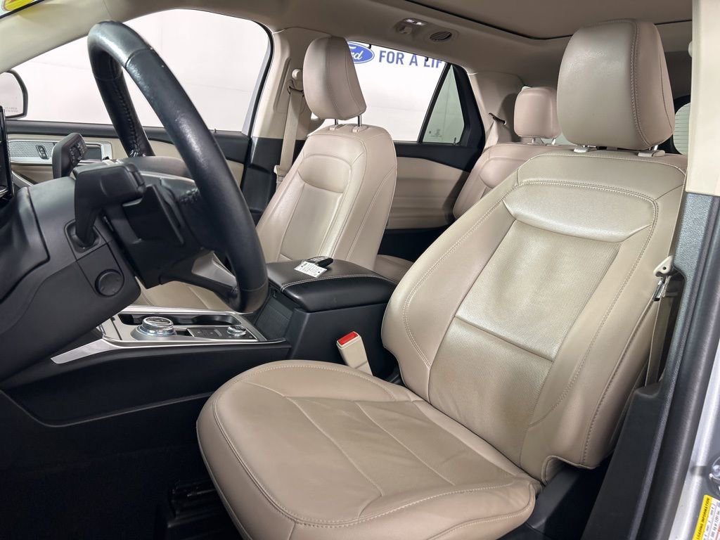 Used 2021 Ford Explorer Limited w/ Equipment Group 301A image 29