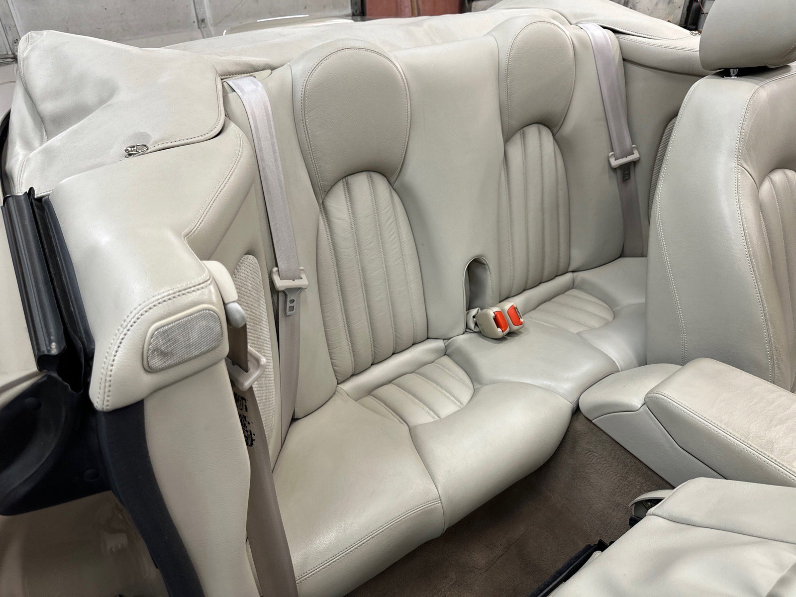 Used 2001 Jaguar XK8 Convertible image 33