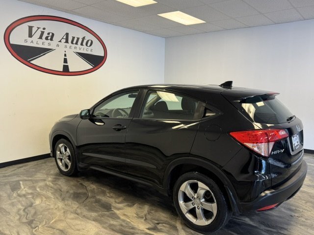 Used 2017 Honda HR-V LX image 9