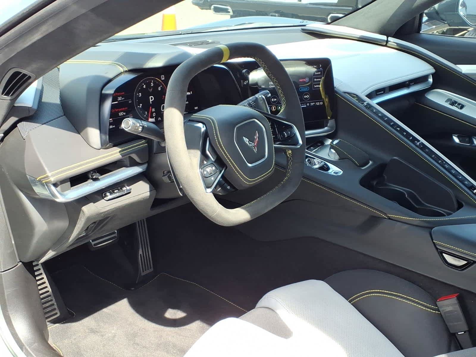 Used 2022 Chevrolet Corvette Stingray Premium Conv RWD image 9