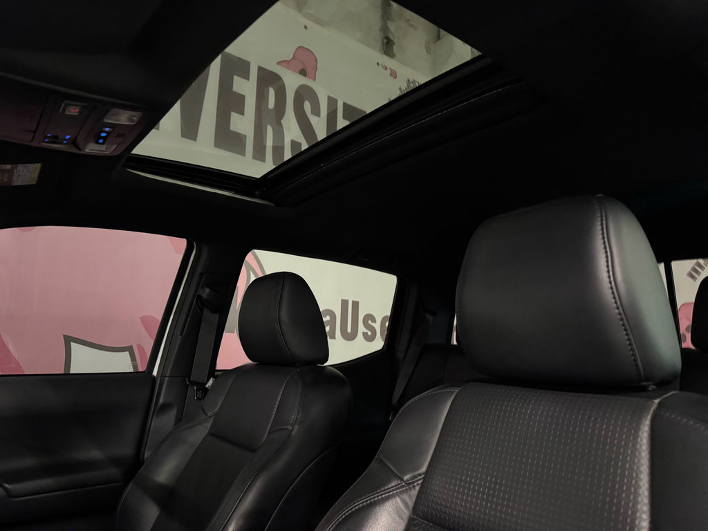 Used 2020 Toyota Tacoma TRD Sport w/ TRD Premium Sport Package image 19