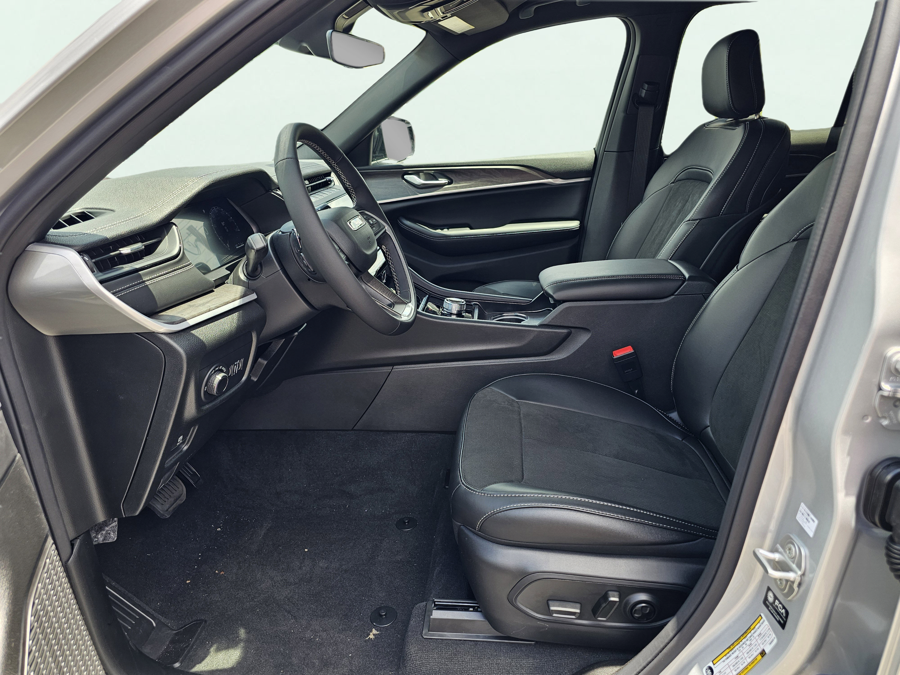 New 2026 Jeep Grand Cherokee Altitude RWD image 16