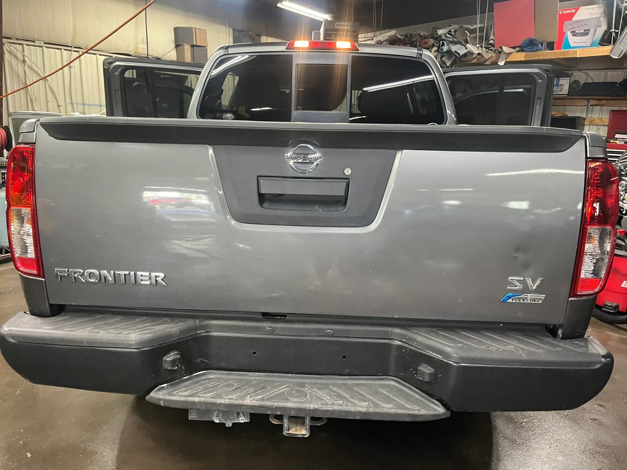 Used 2019 Nissan Frontier SV RWD image 2