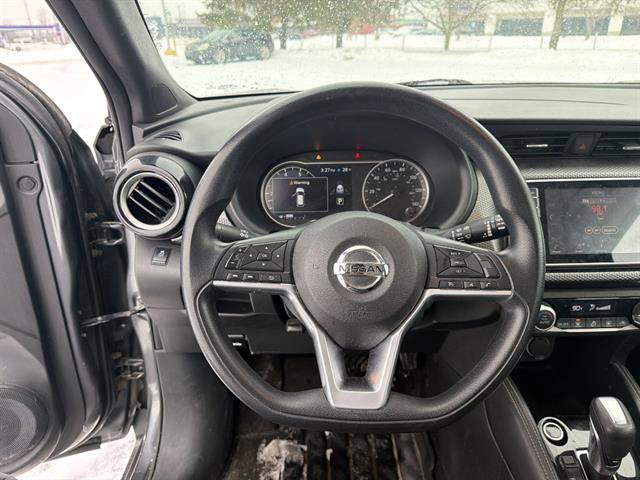 Used 2019 Nissan Kicks SV image 11