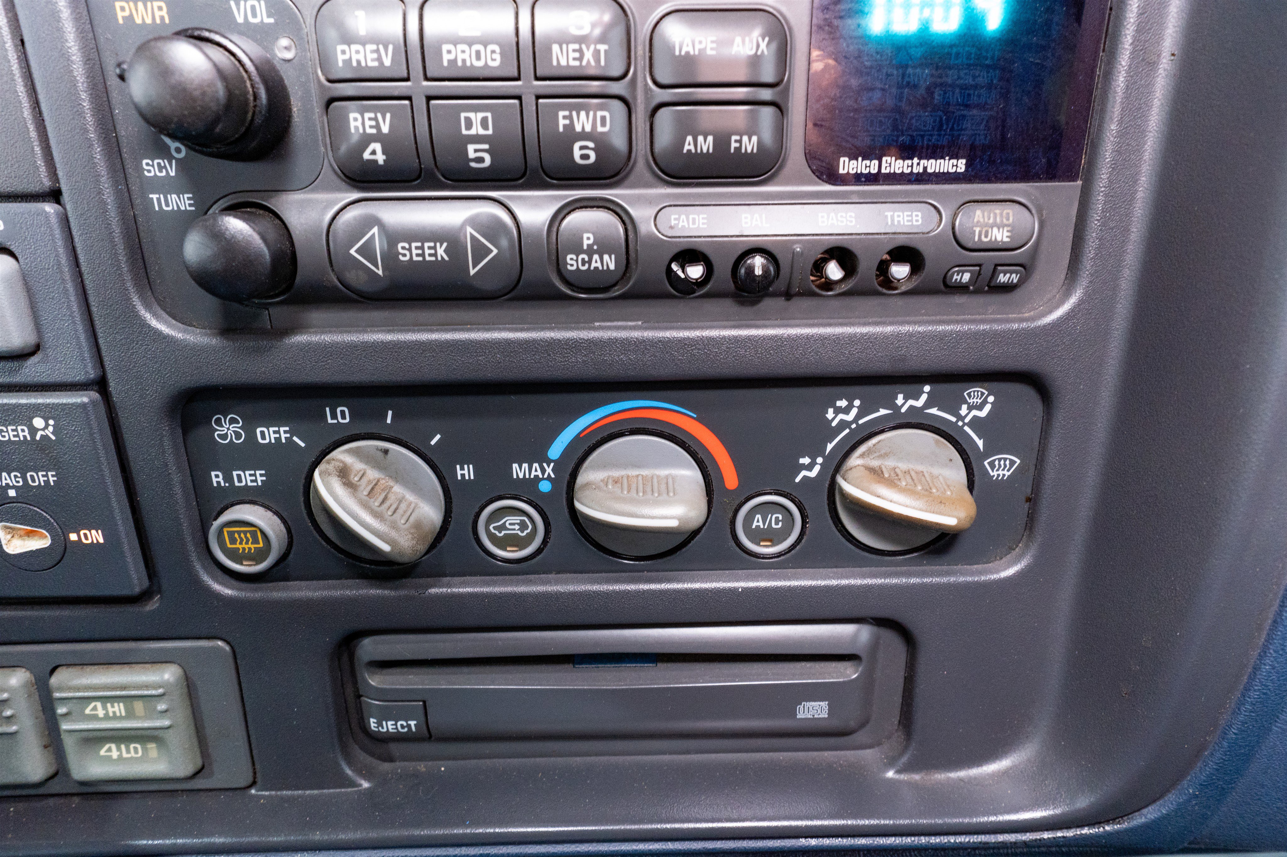 Used 1997 Chevrolet Silverado 1500 4x4 Extended Cab w/ Preferred Equipment Group 2 image 17