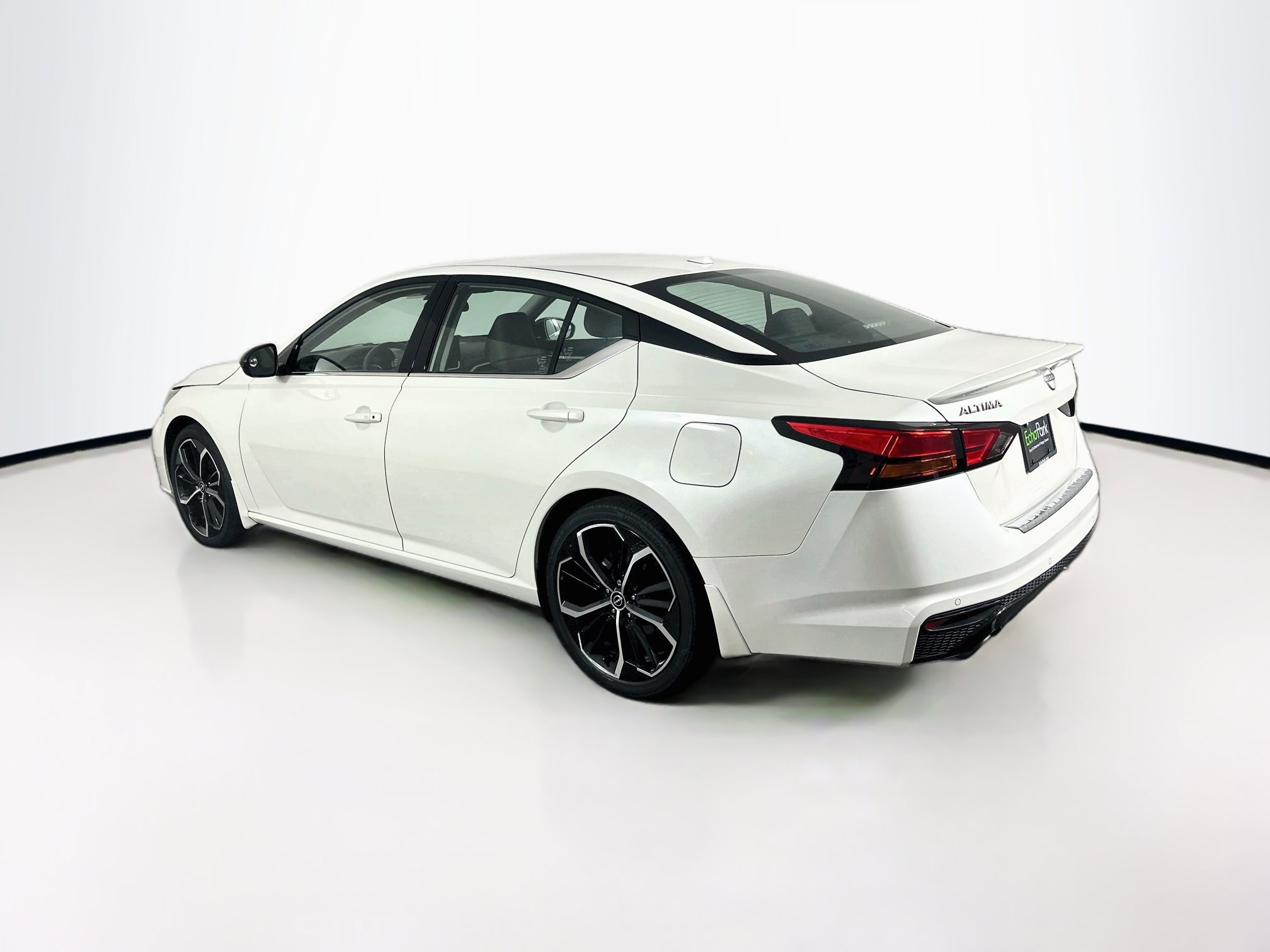 Used 2023 Nissan Altima 2.5 SR w/ SR Premium Package FWD image 5