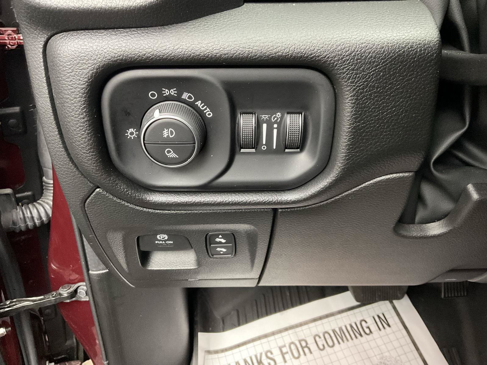 Used 2023 RAM 1500 Laramie AWD/4WD image 13