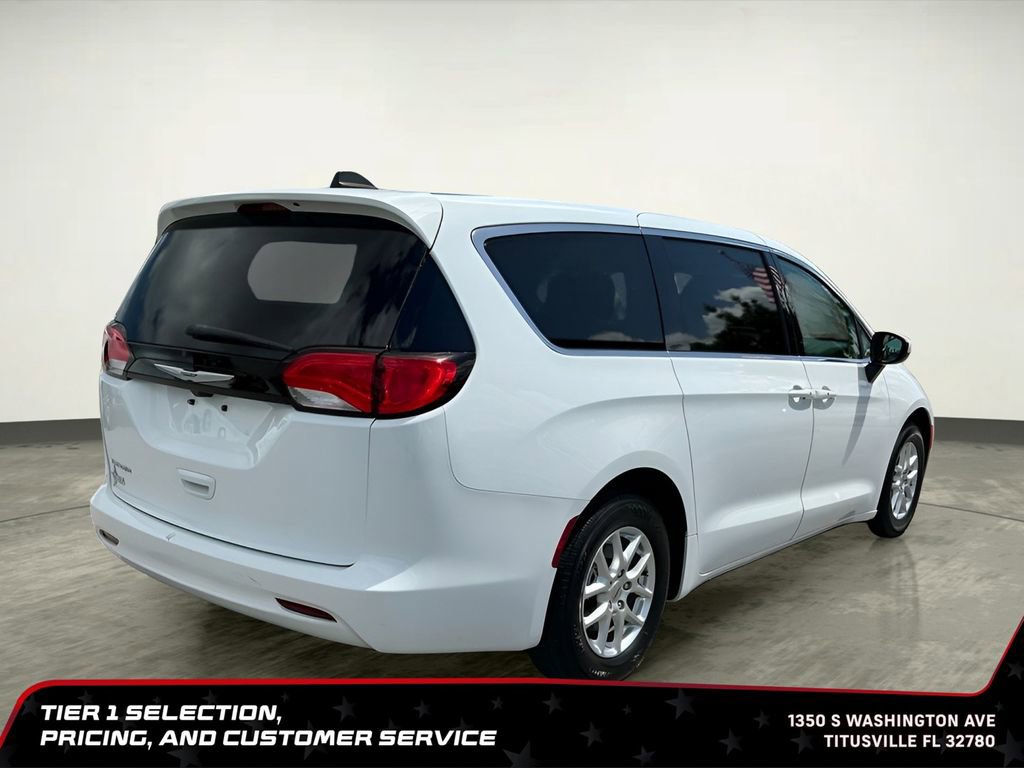 Used 2023 Chrysler Voyager LX FWD image 6
