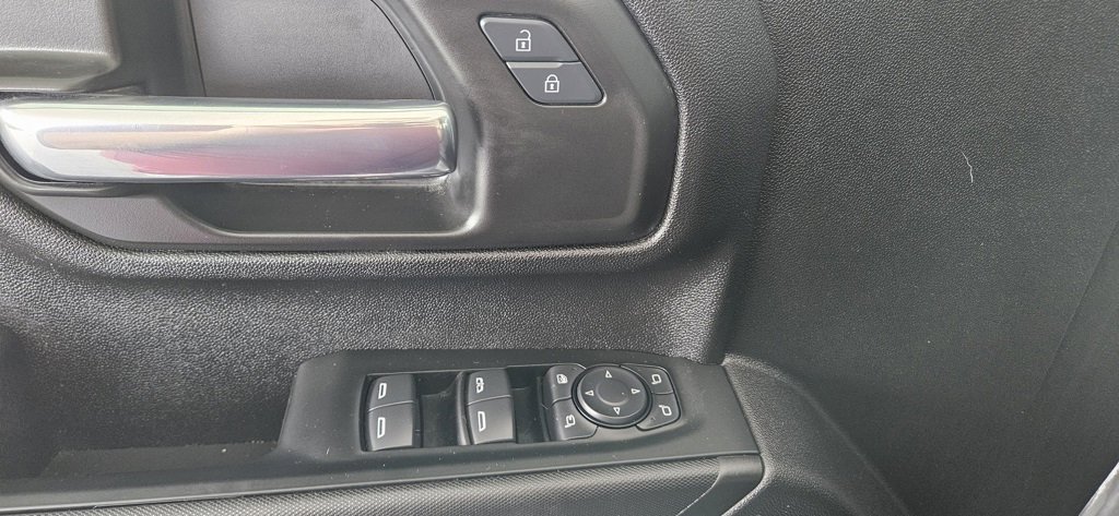 Used 2025 Chevrolet Silverado 2500 Custom w/ Custom Value Package image 13