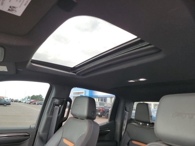 Used 2024 GMC Sierra 1500 AT4 w/ Technology Package AWD/4WD image 14