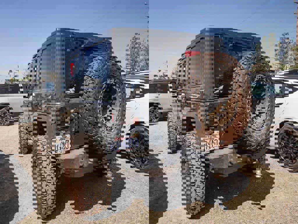 Certified 2017 Jeep Wrangler Unlimited Rubicon w/ Connectivity Group image 13