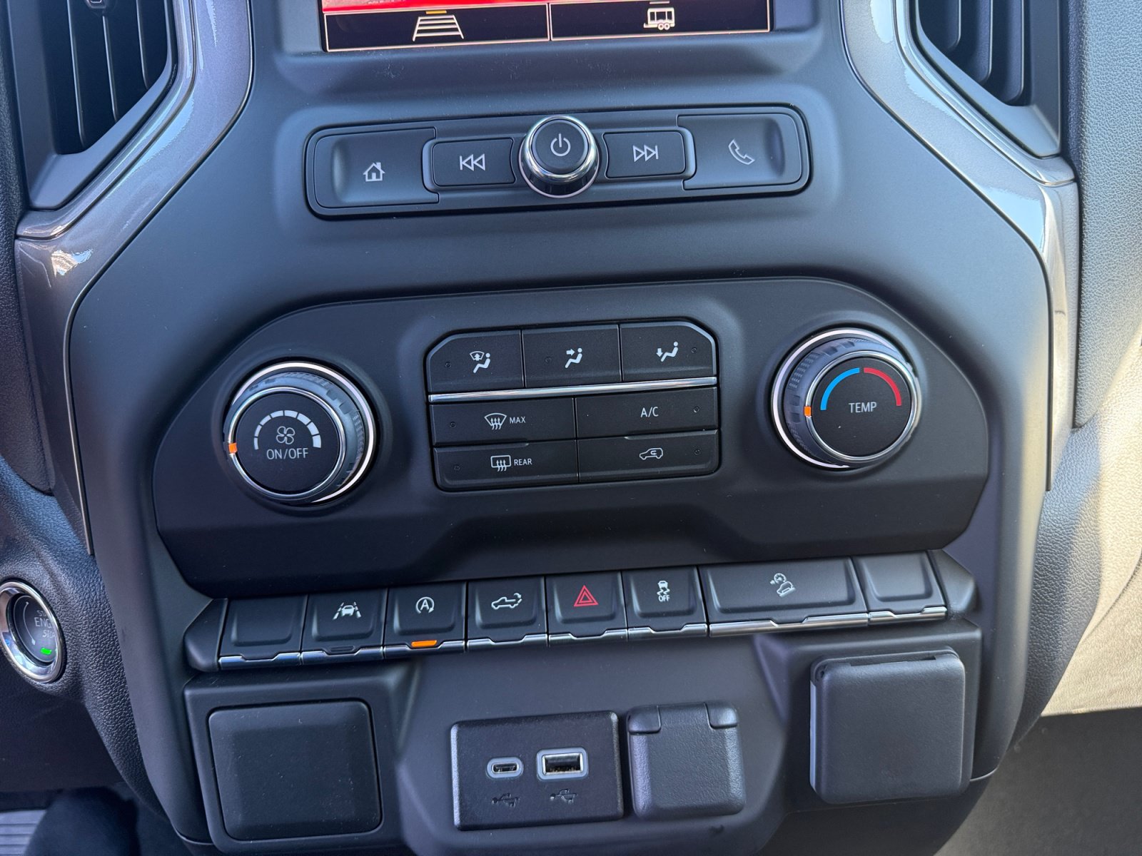 New 2026 Chevrolet Silverado 1500 Custom Trail Boss w/ LPO, Dark Essentials Package AWD/4WD image 20