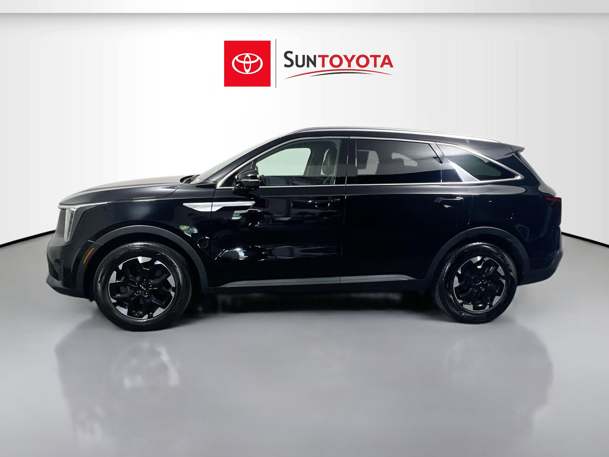 Used 2024 Kia Sorento S FWD image 7