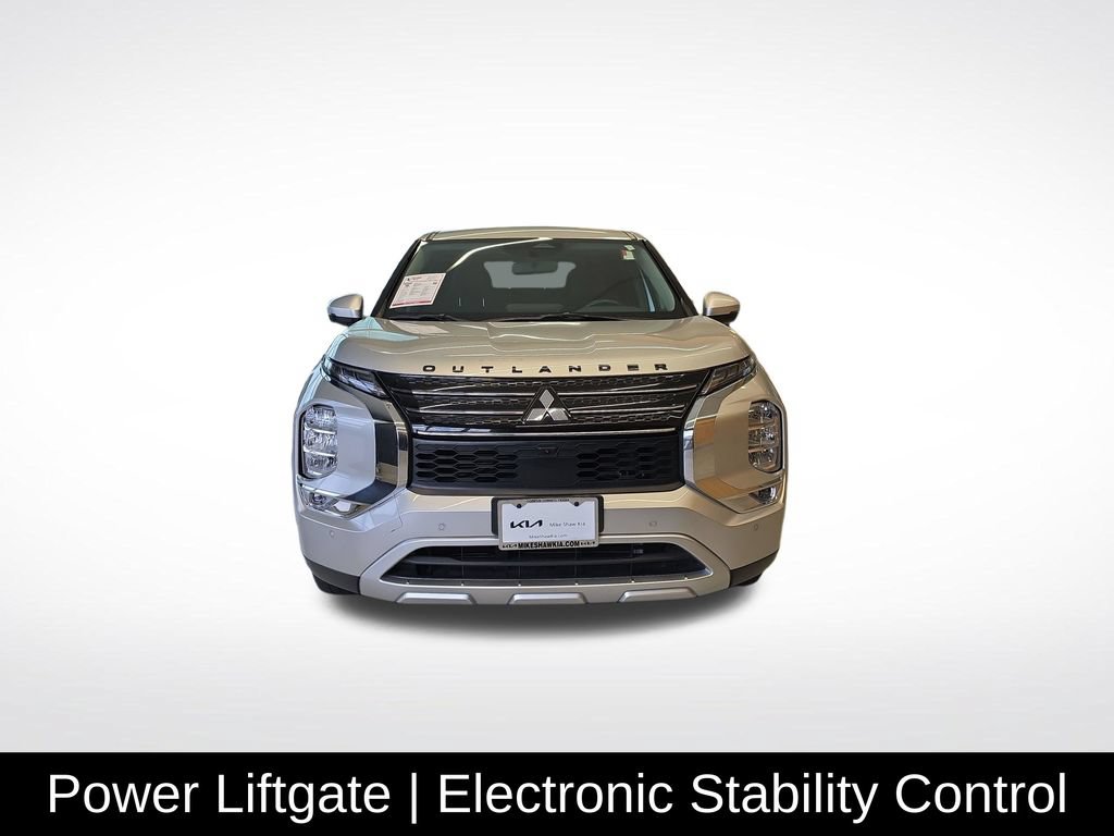Used 2024 Mitsubishi Outlander SE Black Edition FWD image 11