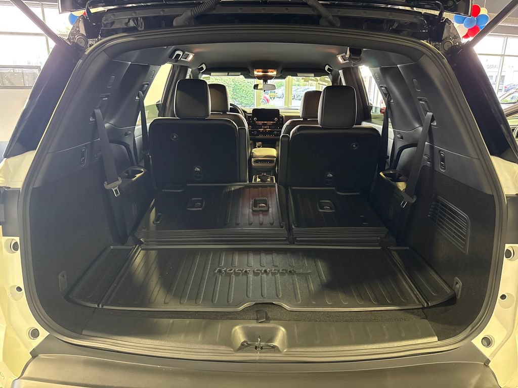 Used 2024 Nissan Pathfinder Rock Creek AWD/4WD image 30