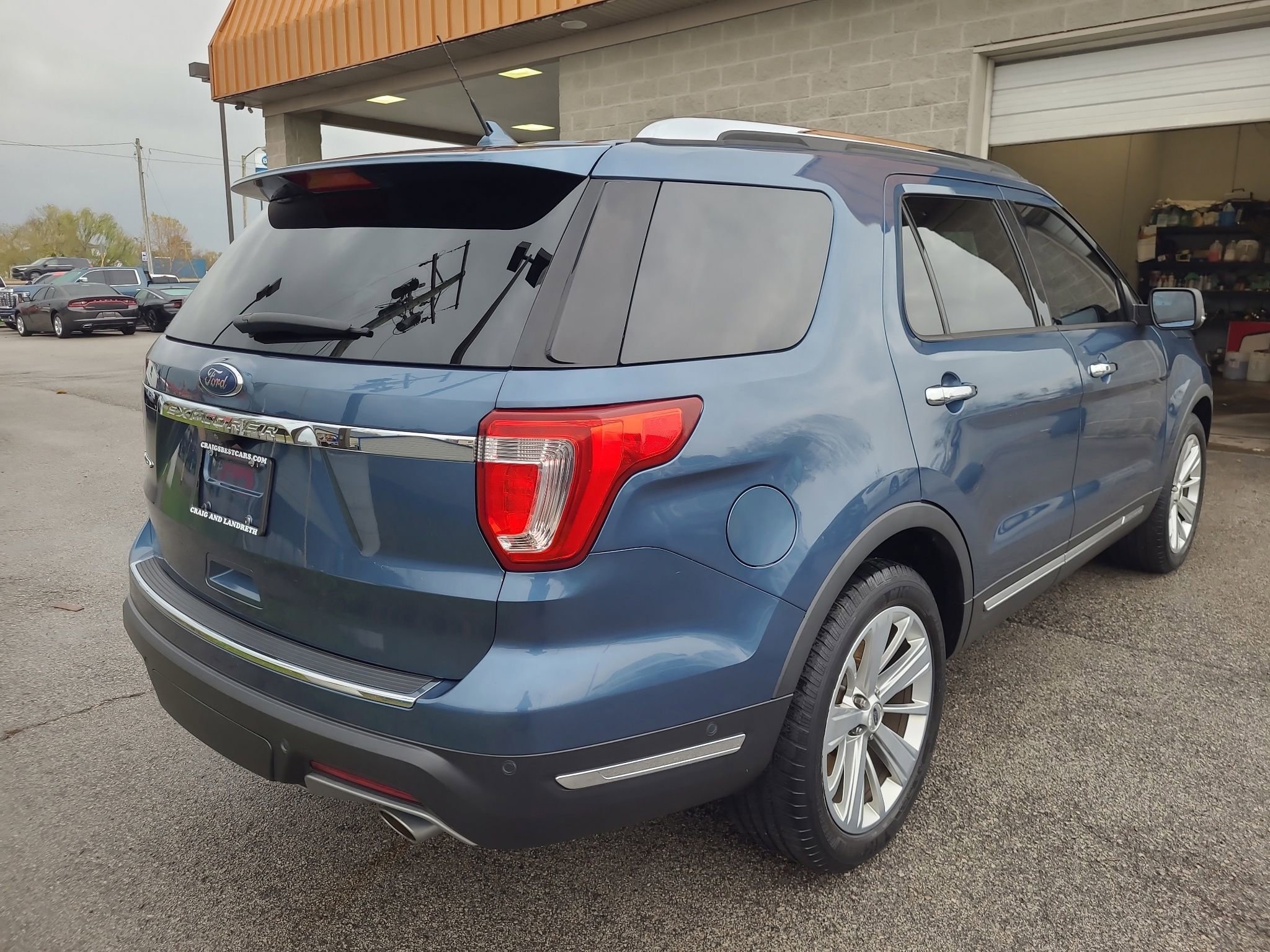 Used 2018 Ford Explorer Limited w/ Equipment Group 301A image 3