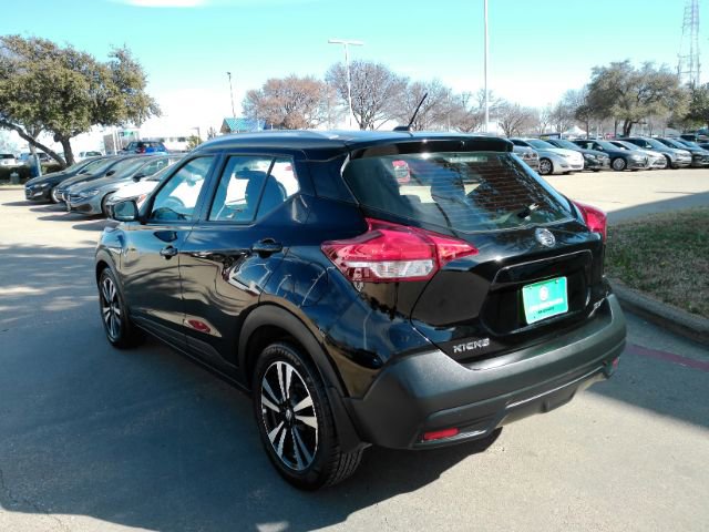 Used 2018 Nissan Kicks SV image 11
