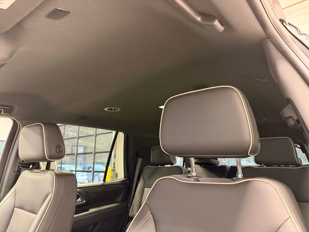 Used 2023 GMC Yukon SLT w/ SLT Luxury Package image 26