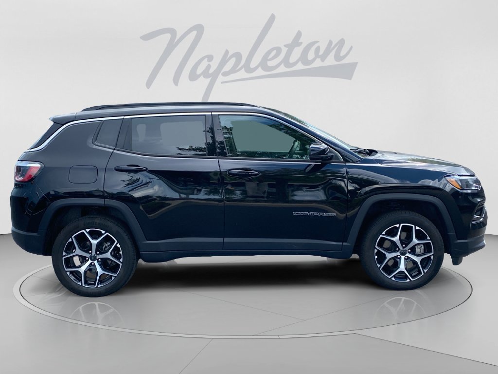 Used 2026 Jeep Compass Limited AWD/4WD image 7