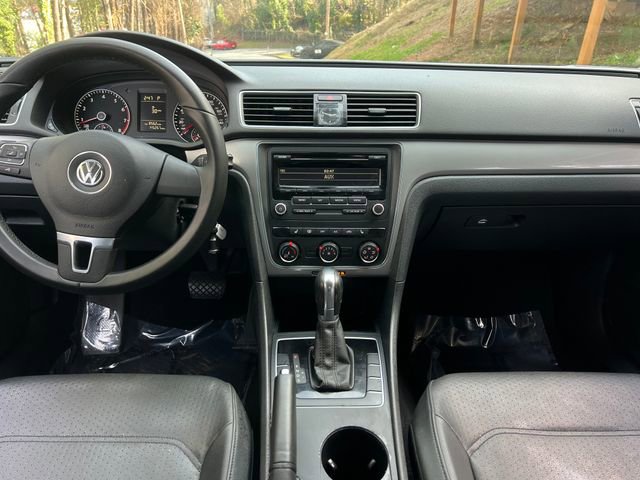 Used 2014 Volkswagen Passat Wolfsburg Edition image 15