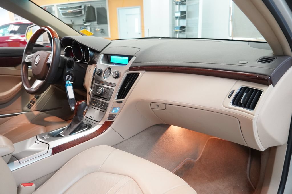 Used 2011 Cadillac CTS Luxury AWD/4WD image 32
