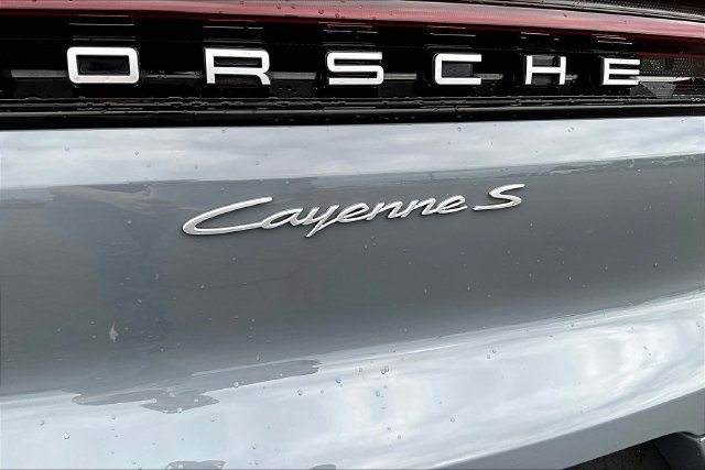 Used 2024 Porsche Cayenne S AWD/4WD image 23