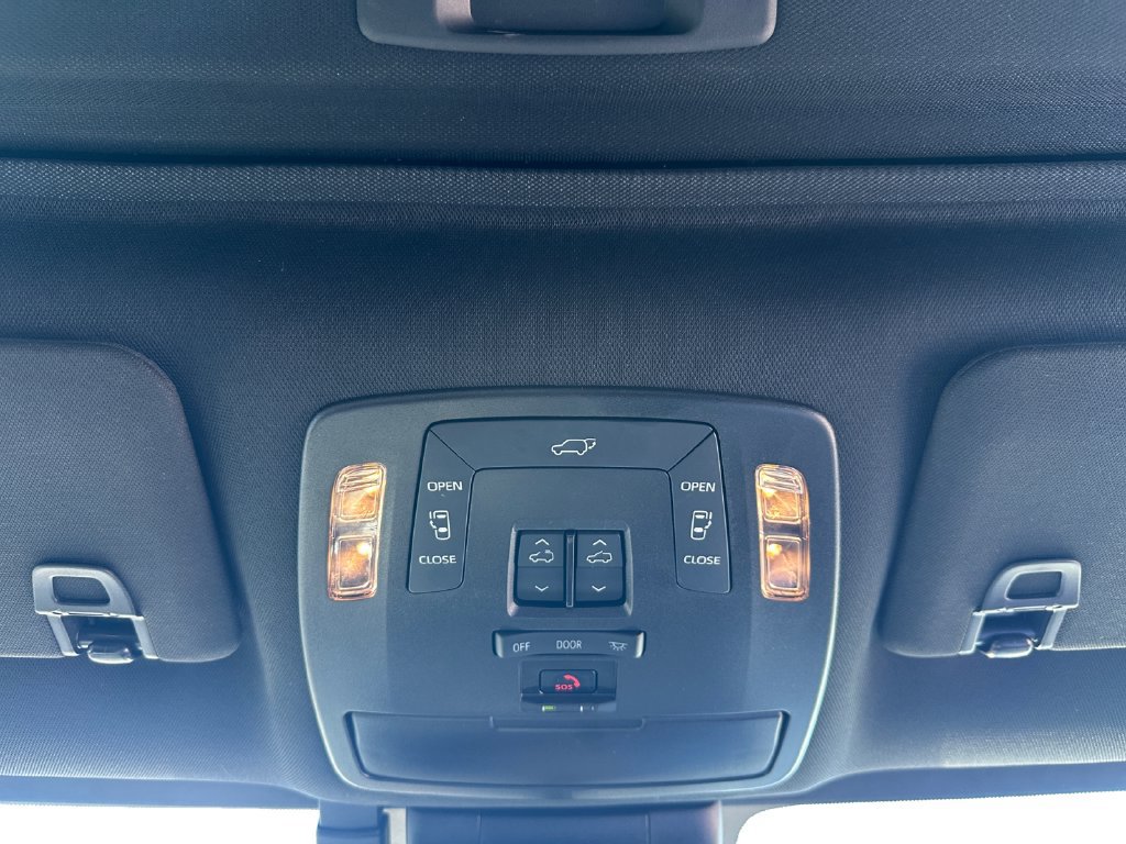Used 2025 Toyota Sienna XSE w/ XSE Premium Package AWD/4WD image 25