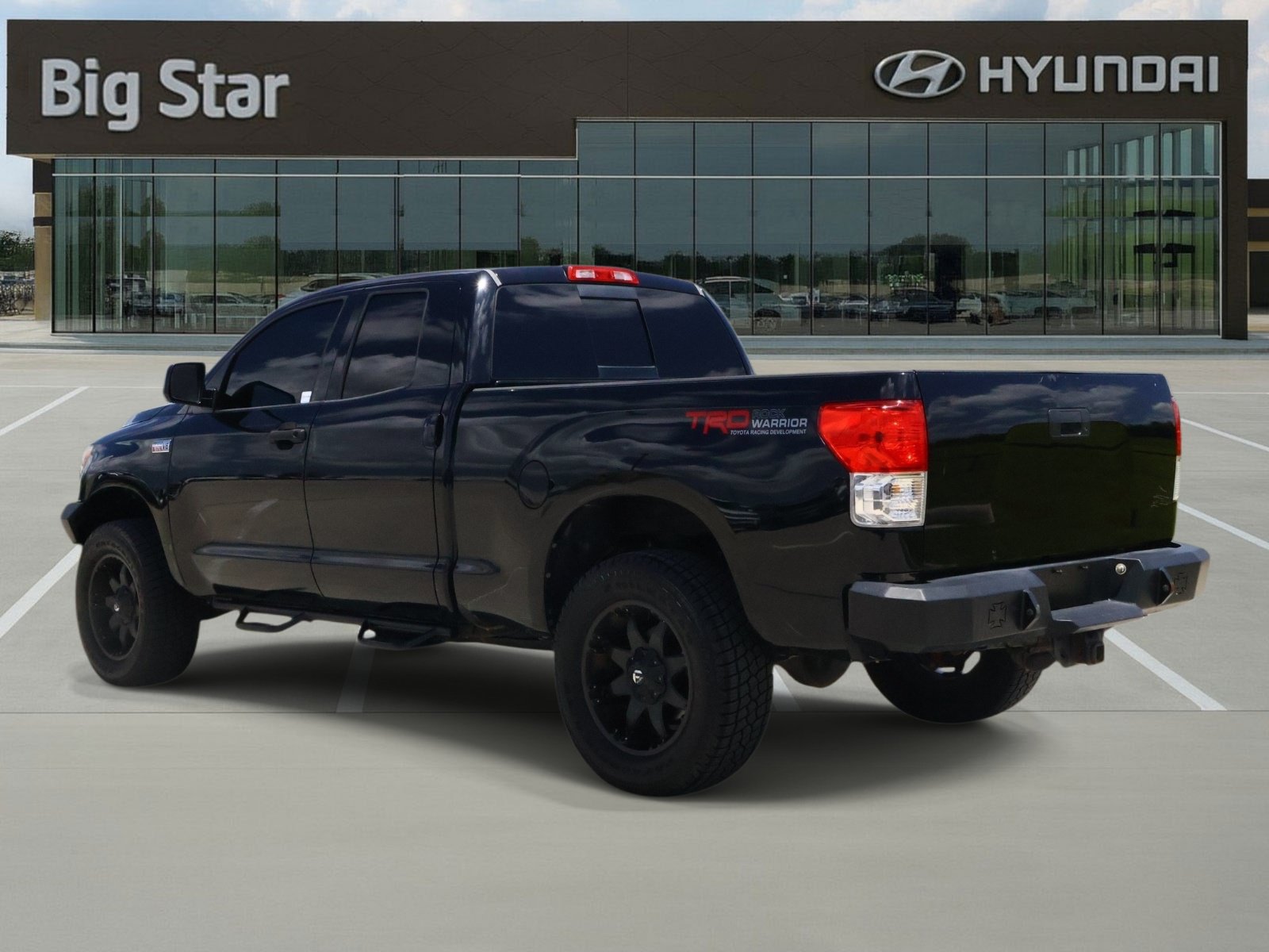 Used 2010 Toyota Tundra 4x4 Double Cab image 3