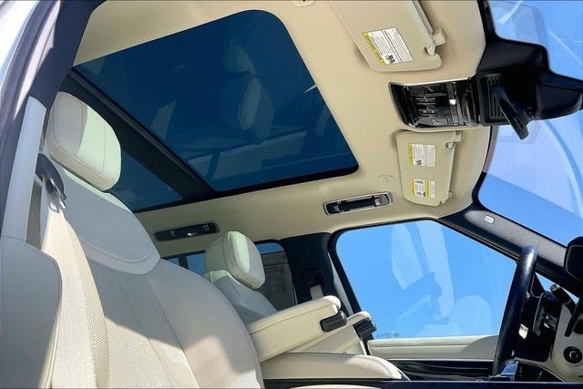 Used 2023 Land Rover Range Rover SE image 27