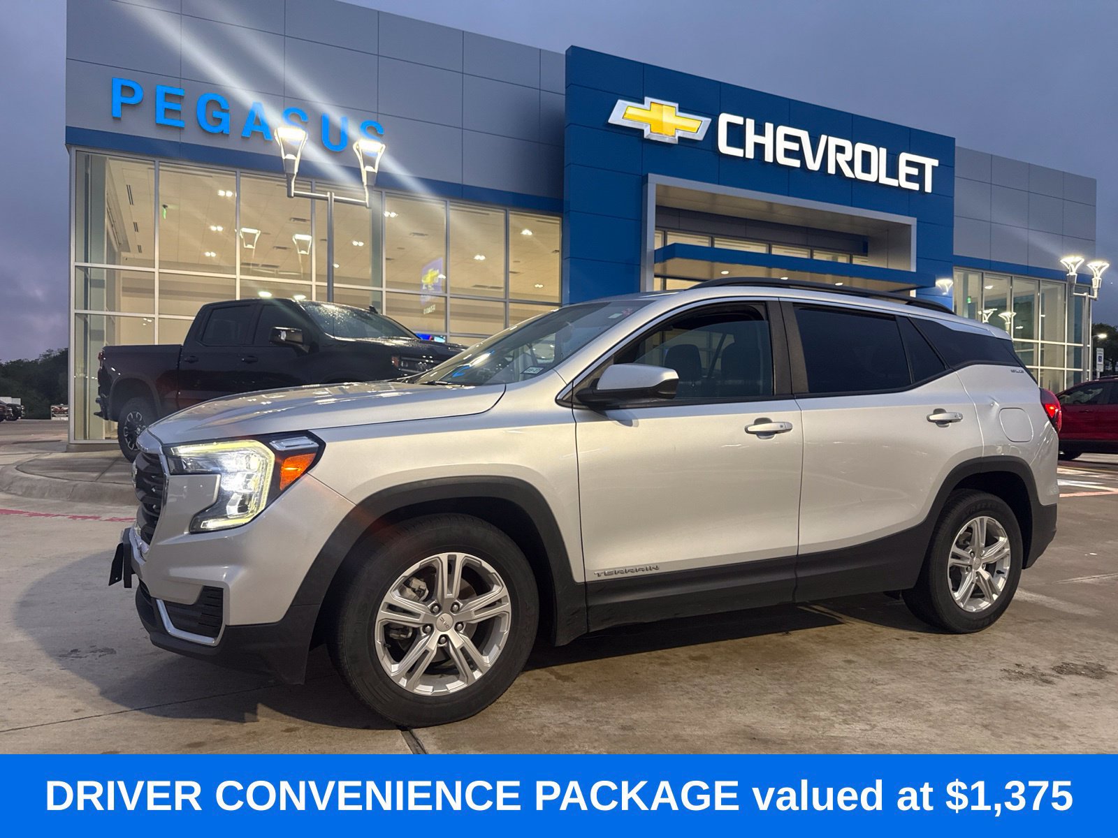 Used 2022 GMC Terrain SLE w/ Driver Convenience Package
