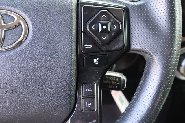 Used 2020 Toyota 4Runner TRD Off-Road AWD/4WD image 12