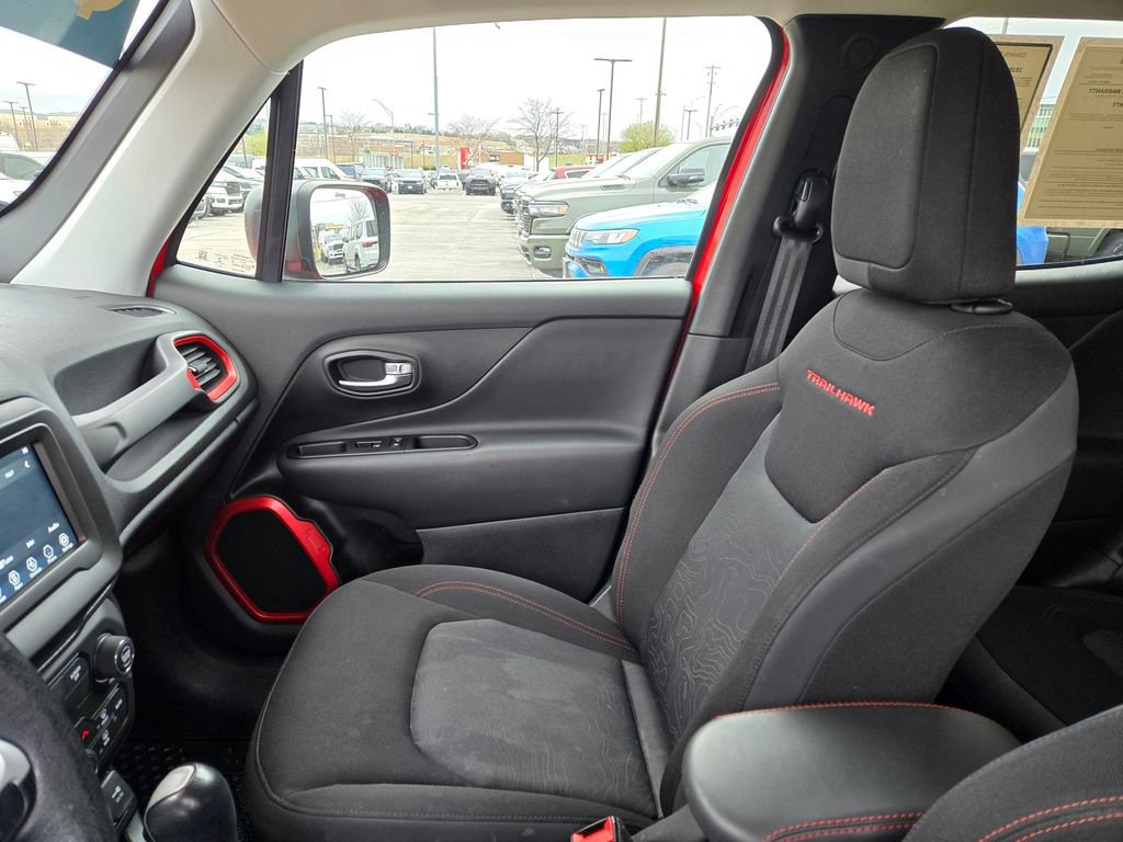 Used 2020 Jeep Renegade Trailhawk w/ Cold Weather Group AWD/4WD image 27