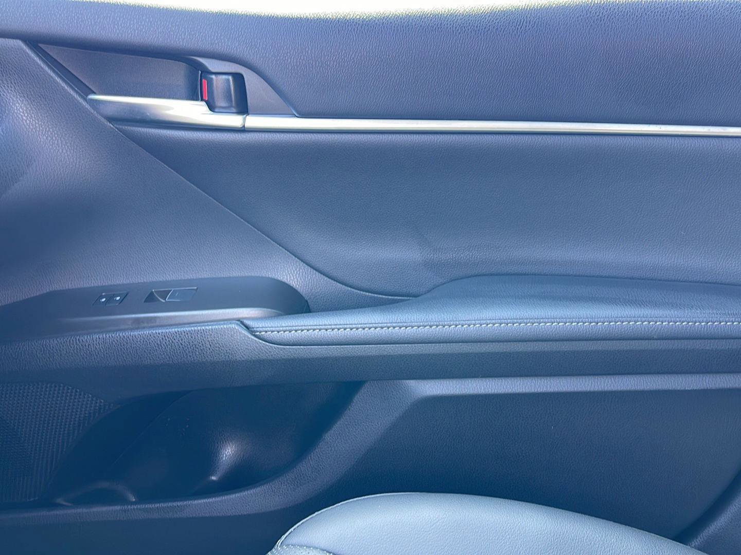 Used 2024 Toyota Camry XLE w/ Navigation Package FWD image 21