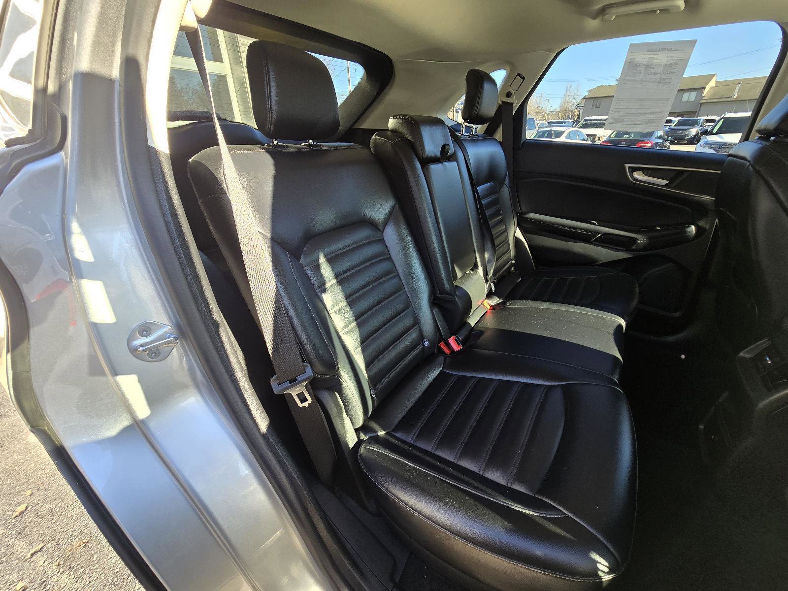 Used 2023 Ford Edge SEL image 16