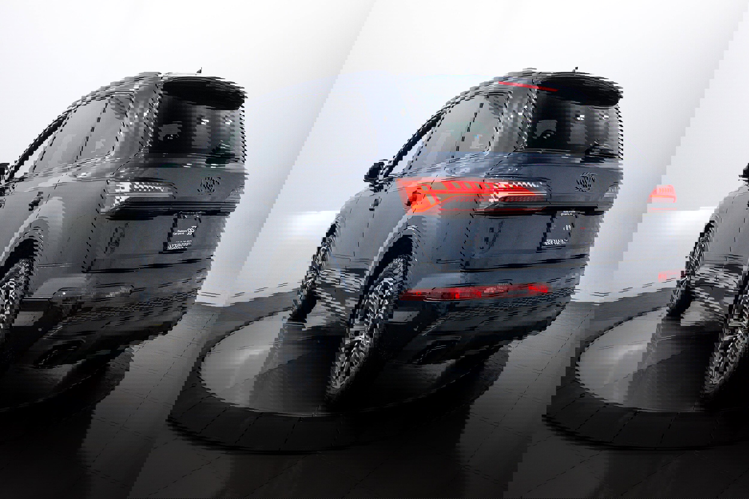 Certified 2025 Audi Q7 2.0T Premium Plus w/ Premium Plus Package image 5