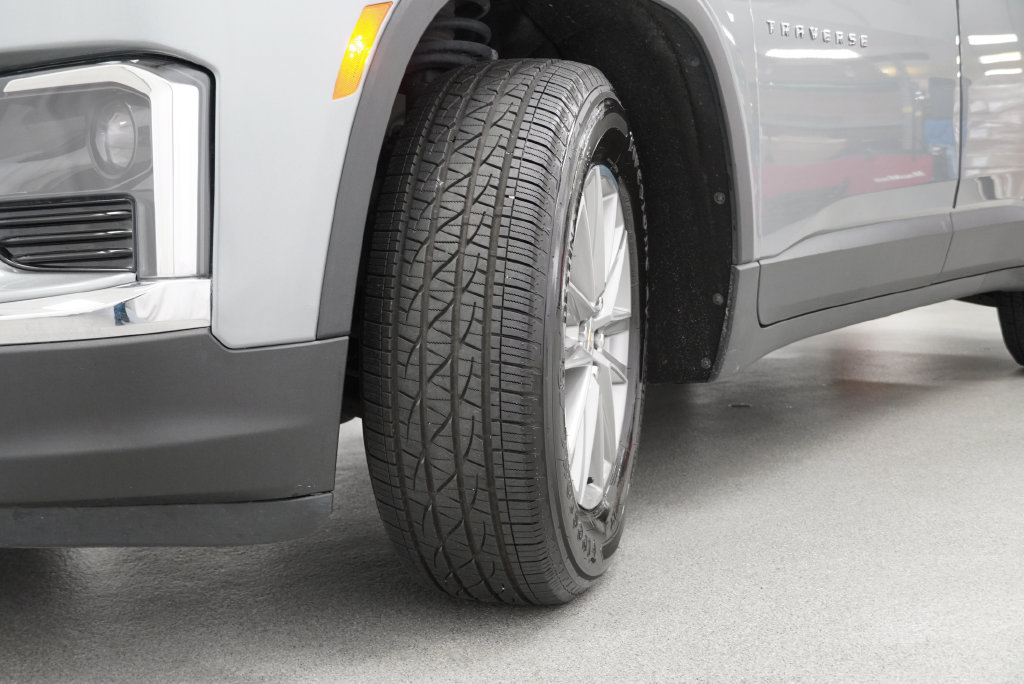 Used 2023 Chevrolet Traverse LT FWD image 20