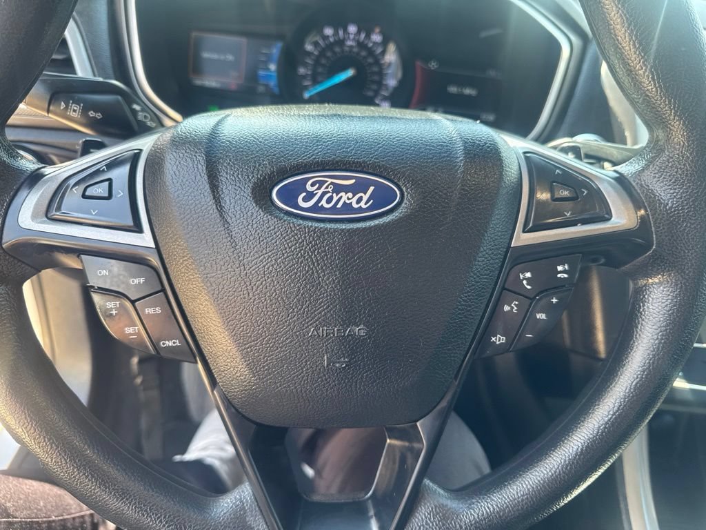 Used 2019 Ford Fusion SE FWD image 9