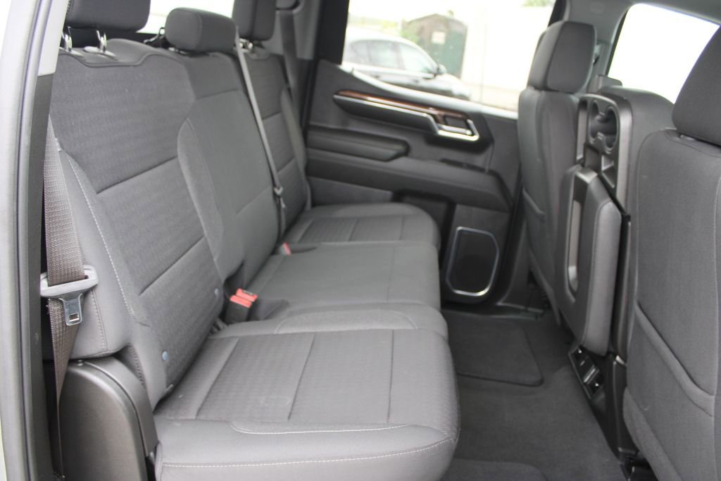Used 2023 Chevrolet Silverado 1500 LT image 10