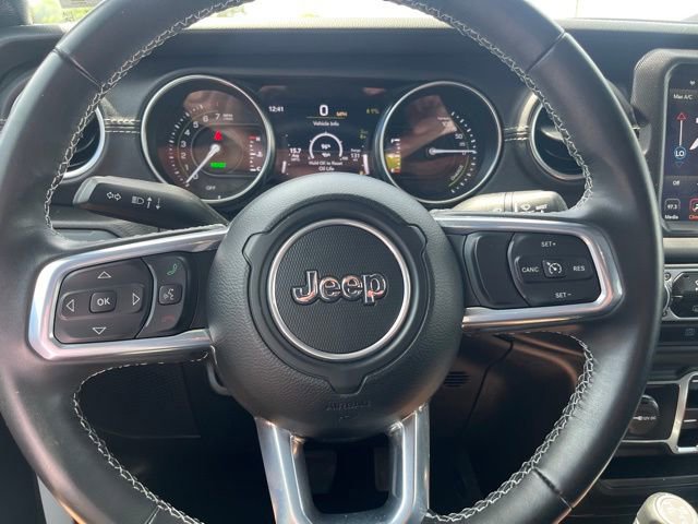 Used 2022 Jeep Wrangler Unlimited Sahara image 23