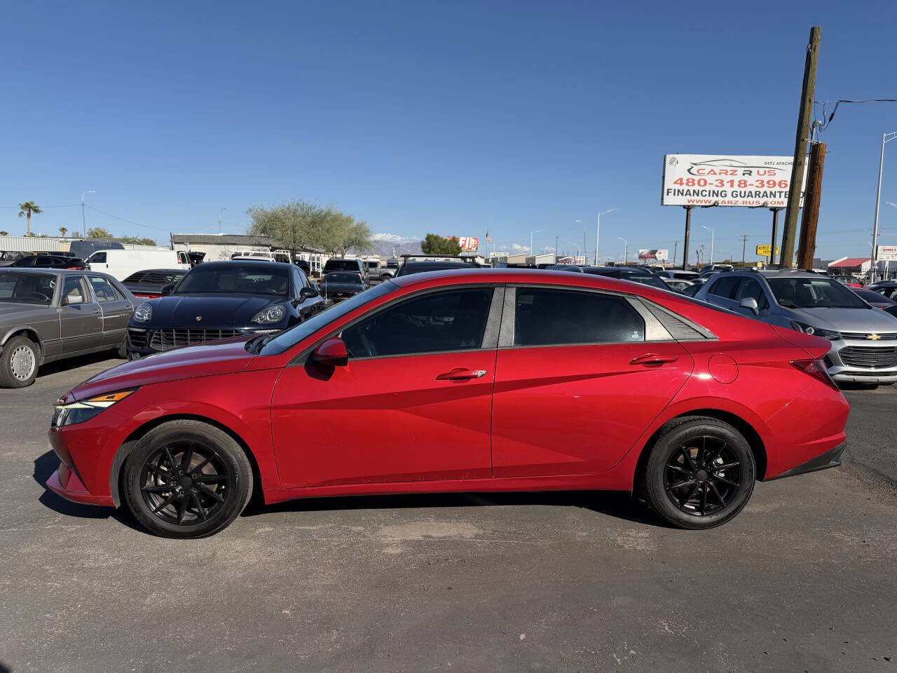 Used 2021 Hyundai Elantra SEL w/ Convenience Package image 3