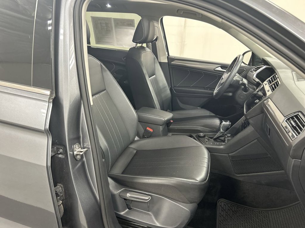 Certified 2024 Volkswagen Tiguan SE w/ Panoramic Sunroof Package AWD/4WD image 23